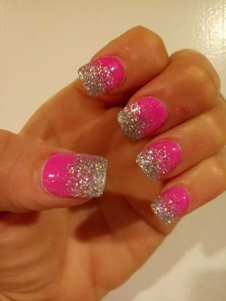 hot-pink-and-silver-nail-designs-17_15-8 Modele de unghii roz și argintiu