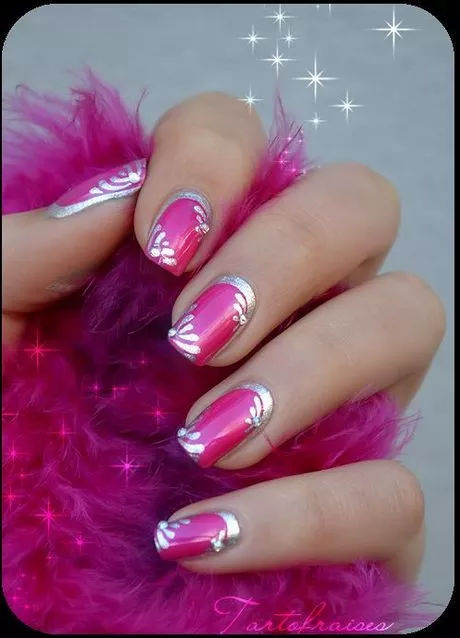 hot-pink-and-silver-nail-designs-17_19-12 Modele de unghii roz și argintiu