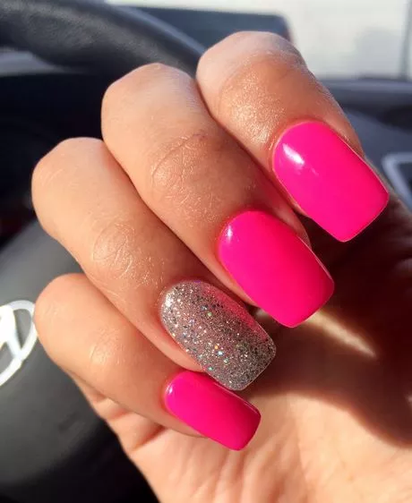 hot-pink-and-silver-nail-designs-17_5-16 Modele de unghii roz și argintiu