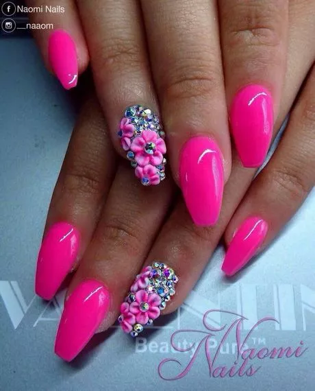 hot-pink-bling-nails-74_9-18 Fierbinte roz bling unghii