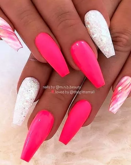 hot-pink-coffin-nail-designs-06_4-13 Modele de unghii cu sicriu Roz Aprins