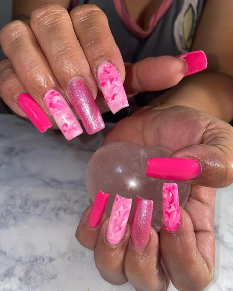 hot-pink-marble-nails-13-3 Unghii de marmură roz fierbinte
