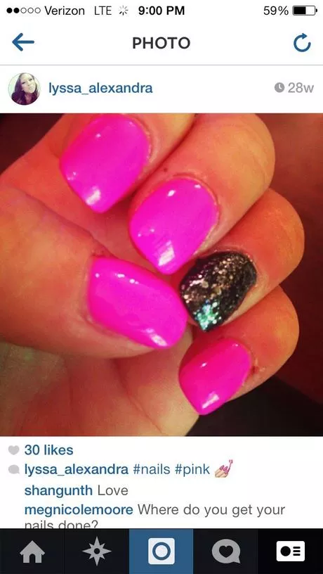 hot-pink-nails-with-accent-nail-35_2-10 Unghii roz fierbinte cu unghii accentuate