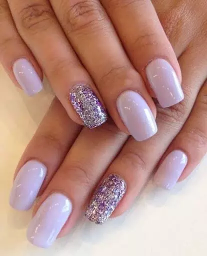 hot-pink-nails-with-glitter-ring-finger-35_17-9 Unghii roz aprins cu deget inelar cu sclipici