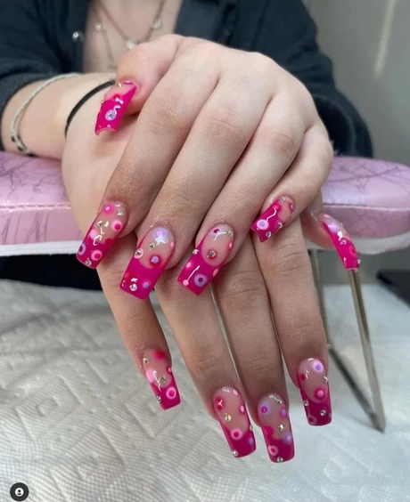 hot-pink-nails-with-rhinestones-56_15-7 Unghii roz roz cu strasuri