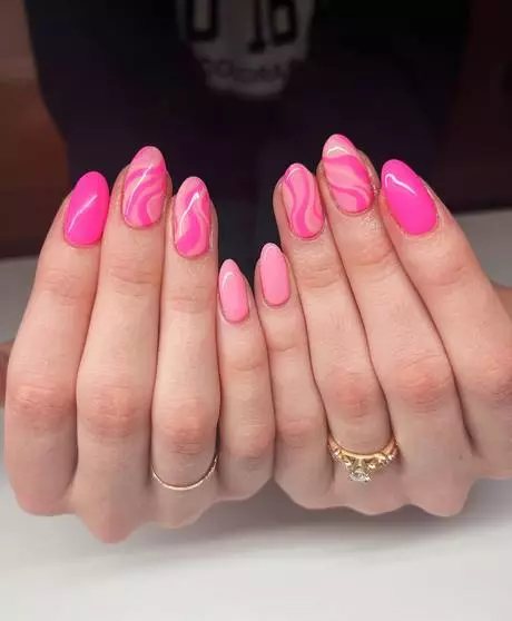 hot-pink-short-nails-designs-73-1 Modele de unghii scurte Roz Aprins