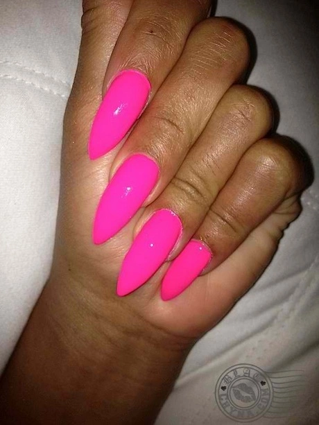 hot-pink-stiletto-nails-63-1 Unghii stiletto Roz Aprins