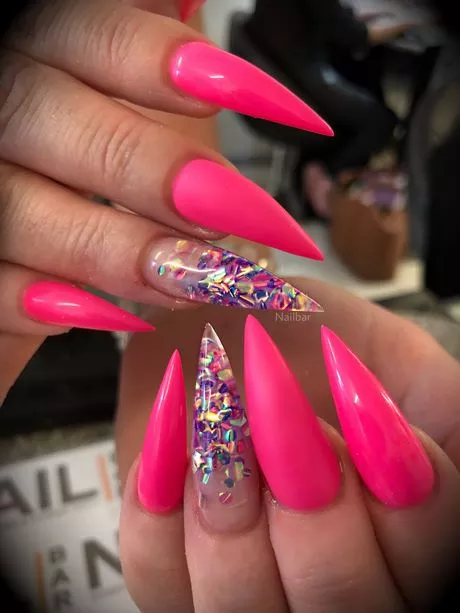 hot-pink-stiletto-nails-63_9-14 Unghii stiletto Roz Aprins