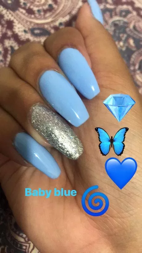 light-blue-prom-nails-92_14-6 Unghii de bal albastru deschis