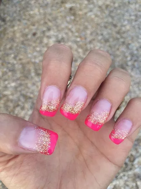 light-pink-and-gold-nail-designs-92_12-5 Modele de unghii roz deschis și auriu