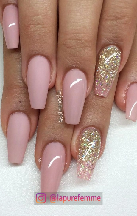 light-pink-and-gold-nail-designs-92_2-11 Modele de unghii roz deschis și auriu