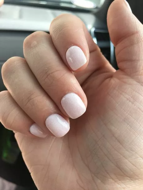 light-pink-and-white-acrylic-nails-95_16-10 Unghii acrilice roz deschis și alb