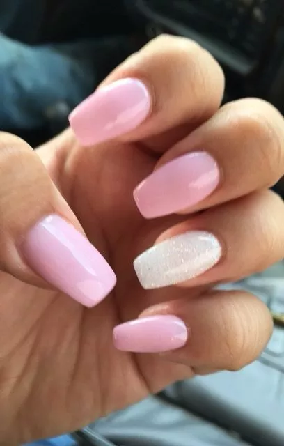 light-pink-and-white-acrylic-nails-95_5-14 Unghii acrilice roz deschis și alb