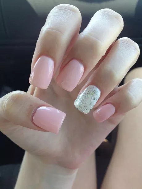 light-pink-and-white-acrylic-nails-95_6-15 Unghii acrilice roz deschis și alb