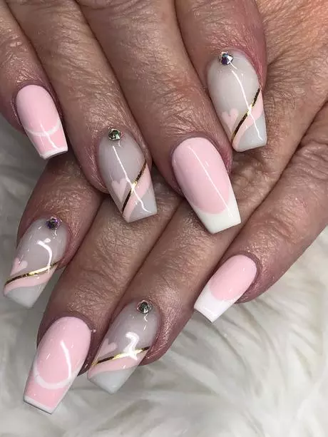 light-pink-and-white-acrylic-nails-95_7-16 Unghii acrilice roz deschis și alb