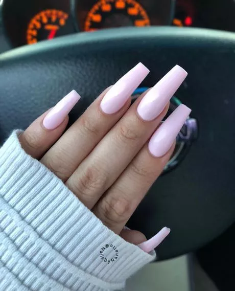 light-pink-long-nails-90-1 Unghii lungi roz deschis