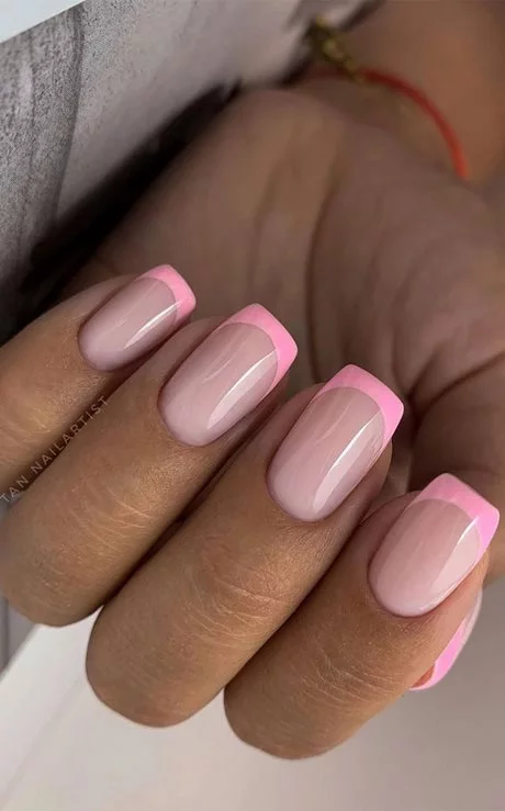light-pink-nails-with-french-tip-27_13-5 Unghii roz deschis cu vârf francez