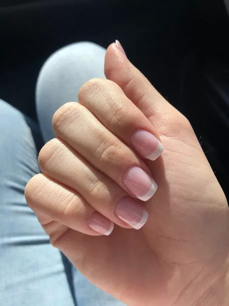 light-pink-nails-with-french-tip-27_15-7 Unghii roz deschis cu vârf francez