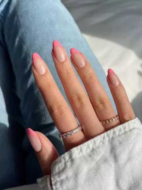 light-pink-nails-with-french-tip-27_16-8 Unghii roz deschis cu vârf francez