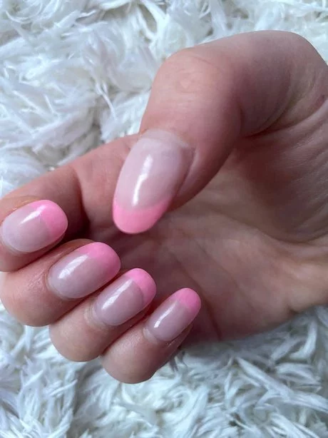 light-pink-nails-with-french-tip-27_17-9 Unghii roz deschis cu vârf francez