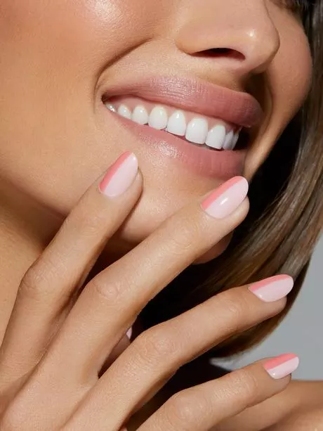 light-pink-nails-with-french-tip-27_3-12 Unghii roz deschis cu vârf francez
