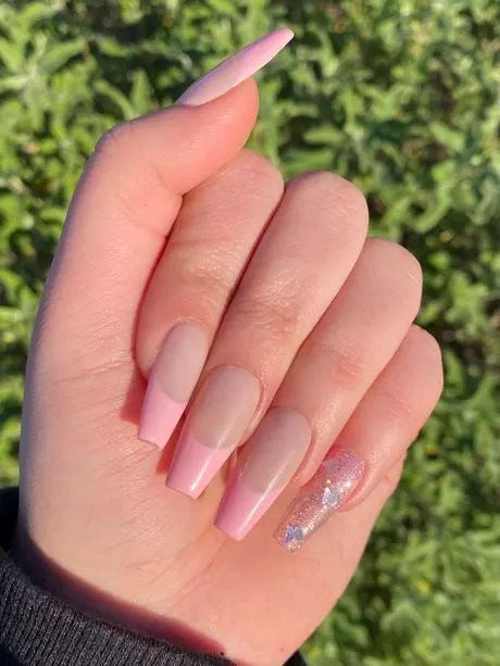 light-pink-nails-with-french-tip-27_5-14 Unghii roz deschis cu vârf francez