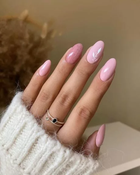 light-pink-nails-with-rhinestones-74_8-19 Unghii roz deschis cu strasuri