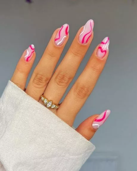 light-pink-nails-with-white-design-79_2-10 Unghii roz deschis cu design alb