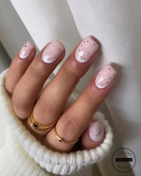 light-pink-nails-with-white-design-79_3-12 Unghii roz deschis cu design alb