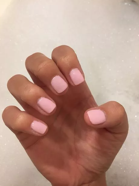 light-pink-natural-nails-17_15-8 Unghii naturale roz deschis
