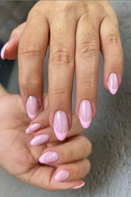 light-pink-short-almond-nails-59_8-16 Unghii scurte de migdale roz deschis