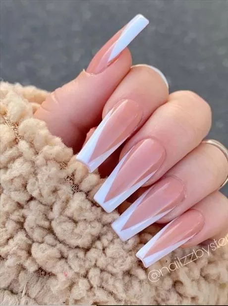 long-coffin-french-tip-nails-28_13-7 Sicriu lung franceză sfat cuie