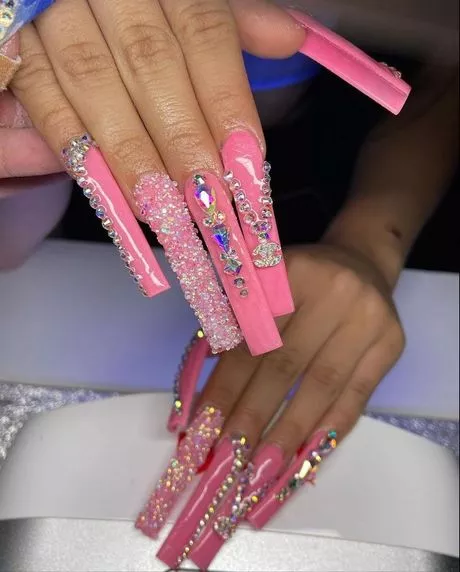 long-pink-nails-with-diamonds-66_2-10 Unghii lungi roz cu diamante