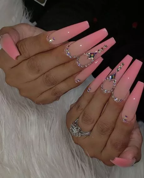 long-pink-nails-with-diamonds-66_7-15 Unghii lungi roz cu diamante