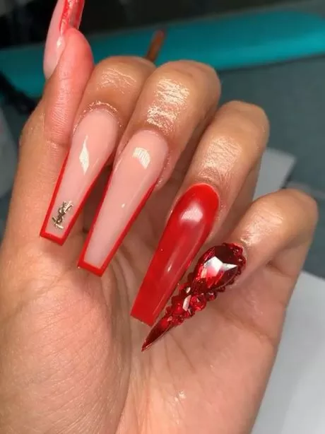 long-red-nails-designs-26-2 Modele lungi de unghii roșii