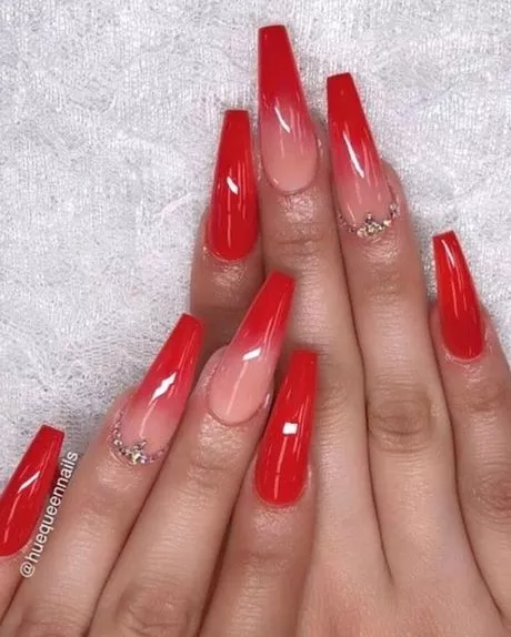 long-red-nails-designs-26_12-5 Modele lungi de unghii roșii