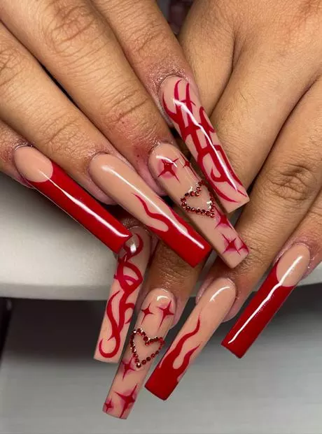 long-red-nails-designs-26_13-6 Modele lungi de unghii roșii