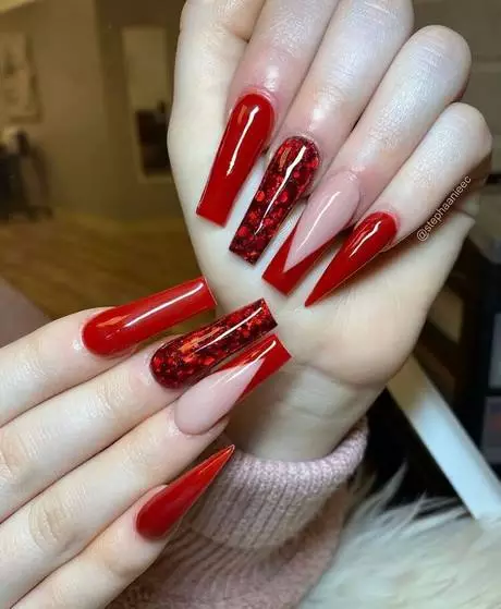 long-red-nails-designs-26_6-14 Modele lungi de unghii roșii