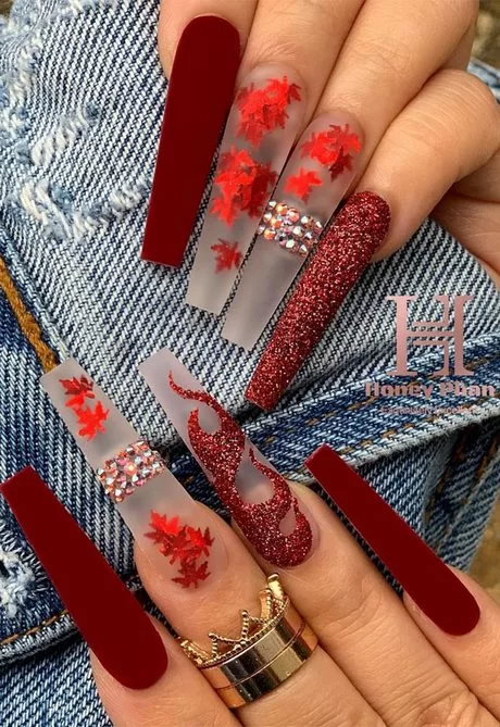 long-red-nails-designs-26_7-15 Modele lungi de unghii roșii