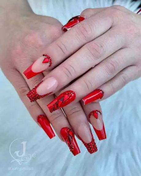 long-red-nails-designs-26_8-16 Modele lungi de unghii roșii