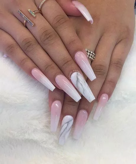 marble-pink-and-white-nails-69_11-5 Marmură roz și unghii albe