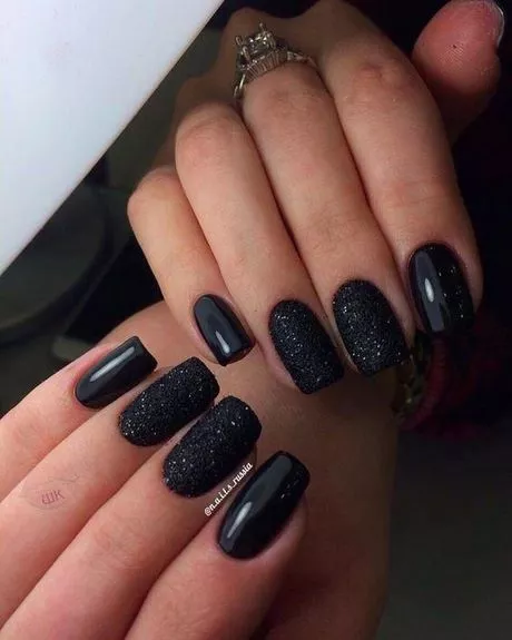 nail-ideas-for-black-prom-dress-03-2 Idei de unghii pentru rochia de bal neagră