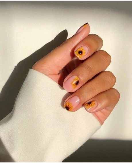nails-with-sunflower-design-04_10-3 Cuie cu design de floarea soarelui
