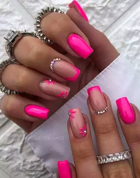 neon-pink-nails-with-design-87_5-14 Unghii roz Neon cu design