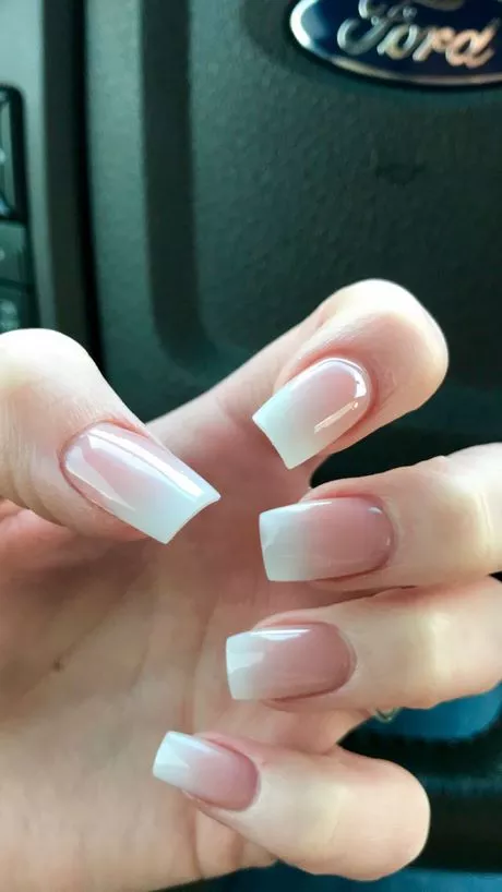 ombre-nails-white-and-pink-94_16-10 Unghii Ombre alb și roz