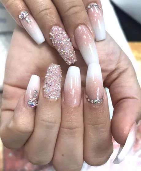 ombre-nails-white-and-pink-94_8-19 Unghii Ombre alb și roz