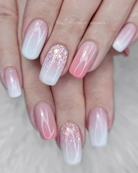 ombre-pink-and-white-nails-with-glitter-72_2-13 Ombre roz și unghii albe cu sclipici