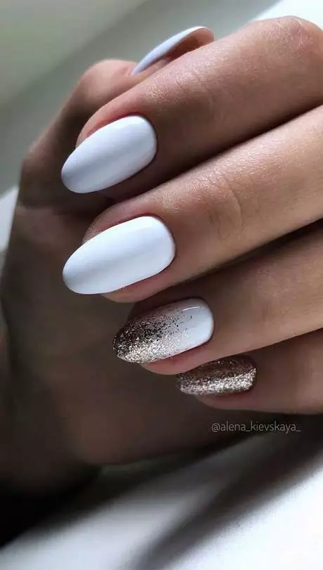 ombre-pink-and-white-nails-with-glitter-72_4-15 Ombre roz și unghii albe cu sclipici