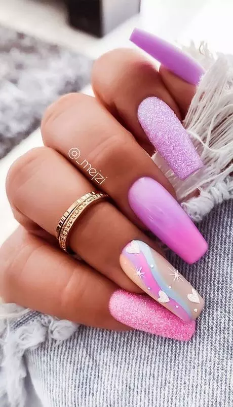 ombre-pink-and-white-nails-with-glitter-72_5-16 Ombre roz și unghii albe cu sclipici