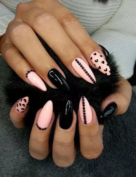 pink-and-black-almond-nails-56_6-14 Unghii de migdale roz și negru
